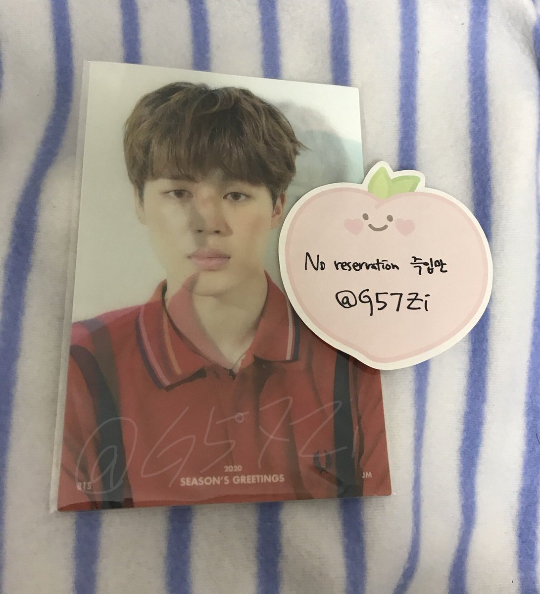 G57Zi's tweet photo. WTS BTS merch poca 방탄 굿즈 양도

Jimin 지민 
2020 season’s greetings 시그 lenticular 1.2(₩12,000)

Muse Lucky draw 뮤즈 럭드
new/sealed 미개봉 - each 1.0
Buy 3=2.5

No sensitive person🙏No video

+0.5 delivery fee

Dm me🙆‍♀️

RM SEOKJIN SUGA JHOPE JIMIN V TAEHYUNG JUNGKOOK https://t.co/lGhEqzGNV2