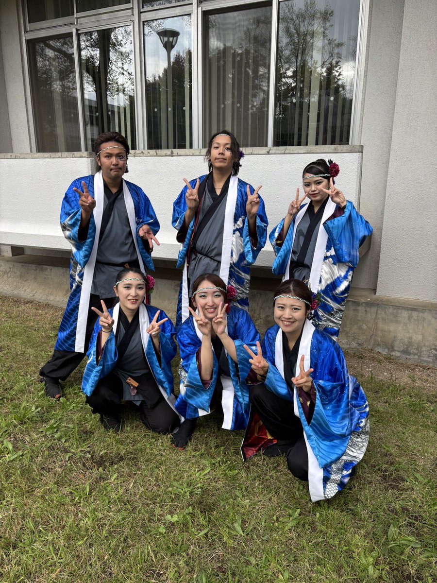 83chalcedony83's tweet photo. 先日の秋田祭をもちまして玲瓏を卒業いたしました。
約２年間たくさんの経験をさせていただき感謝の念に絶えません。
メンバーはもちろんのこと、よさこいに、玲瓏に関わってくださった全ての方に感謝を込めて当日は踊らせていただきました。
本当にありがとうございました。 https://t.co/sQJnaBYysU