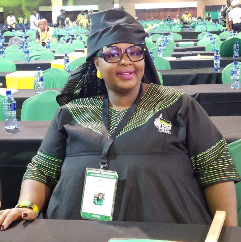 AdvoBarryRoux's tweet photo. Phil Odili, The Nigerian drug lord &amp; the husband of the Mangaung Municipality Deputy Executive Mayor Lulama Titi Odili who was arrested for hiding foreigners operates in a guesthouse called tripleD where they manufacture drugs! His cases are always withdrawn by NPA in Free State. https://t.co/lvOthHoB6R