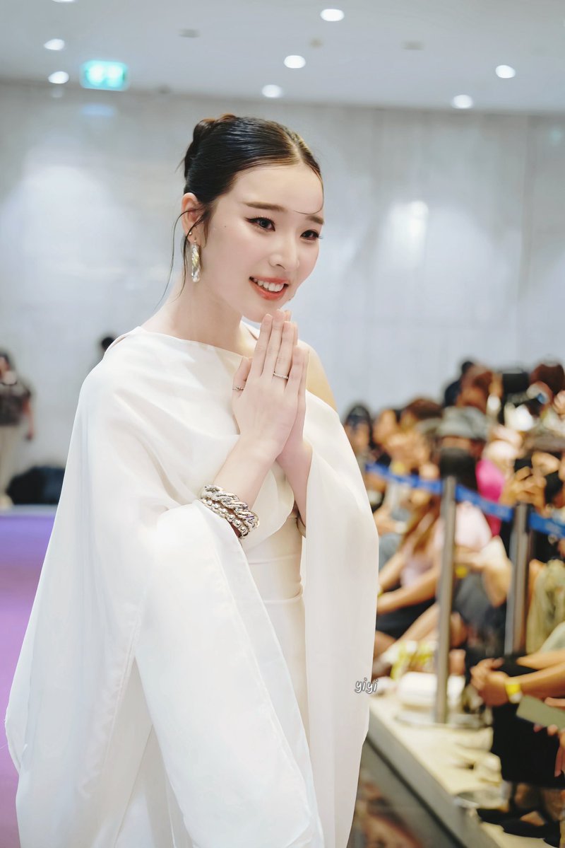 wang_yi9828's tweet photo. Keep being cute, I’ll keep loving you.
继续可可爱爱，我会一直喜欢你。

#LoveMomentAwards2026xMeMindY 
#AyaOrapan
#MieAya
@ayaorapan https://t.co/aoMpGiR5JM