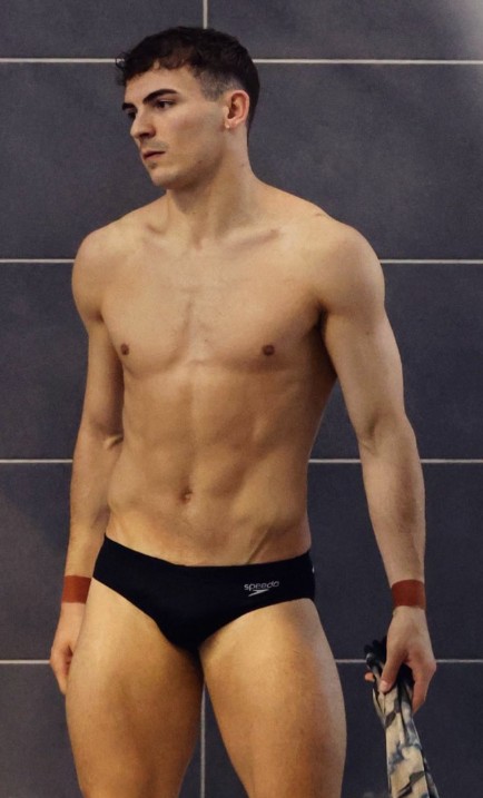 JohnLoony's tweet photo. 1. The most gorgeous man in the world is the diver Ross Haslam @_rosshaslam, with 100 votes (up 2 since last month) #WAAAAGH https://t.co/GLH44QUmdf
