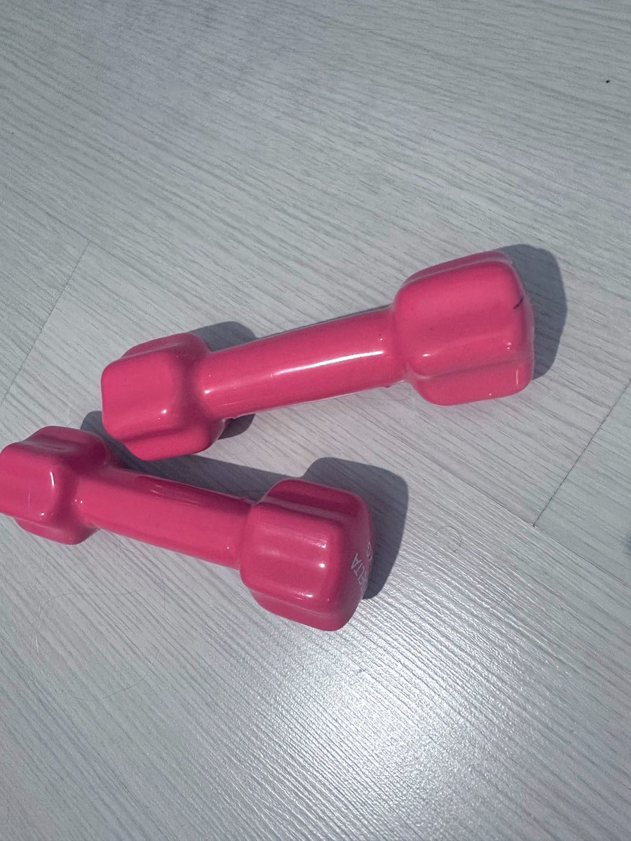 tedated2's tweet photo. herkes hazır olsun dönüyorum 💅( 1 kg ile ahahhaah) https://t.co/QplgzTI7W5