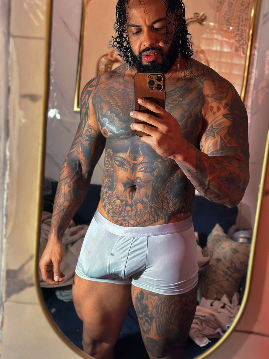 Yankee_luchador's tweet photo. Que calor 🥵 https://t.co/3oadBEc9Ia