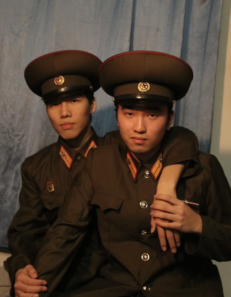 TinTing778's tweet photo. Red brother https://t.co/jbLk3q0IbR