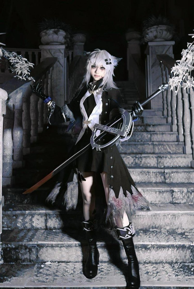 sureshdas2015's tweet photo. Try to resist me.
Cr.栉名雅言
#Lappland #Arknights #Cosplay https://t.co/671xR5lqSp