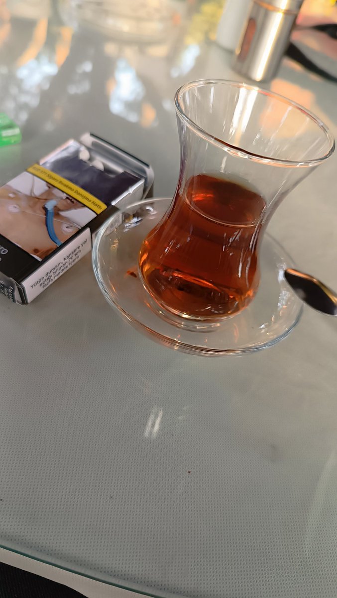 Mkn0755's tweet photo. Bir bardak çayla dünyayı düzeltemem ama en azından sinirim geçiyor... https://t.co/lE83NbLSlb