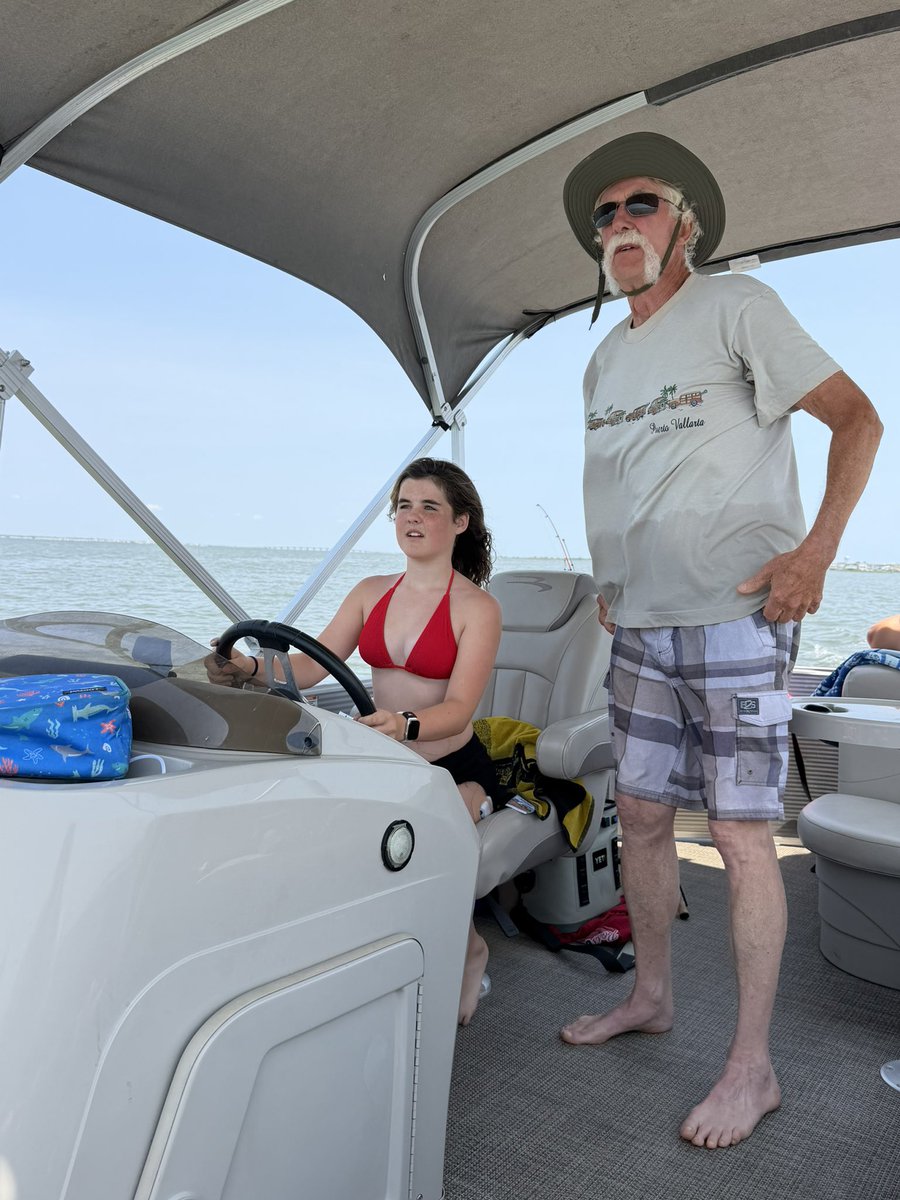 MrsBurns231's tweet photo. Boating life is the life π#justfloat #justfish #enjoythejourney https://t.co/NT2V7XLqfb