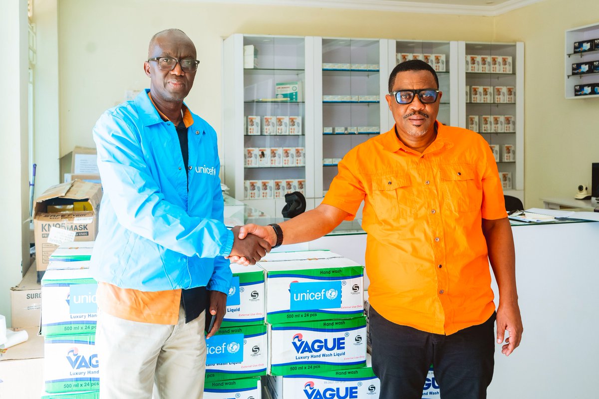 unicefrw's tweet photo. Today, @unicefrw with @RwandaHealth and @RBCRwanda, dispatched essential supplies to @NgomaDistrict and @GatsiboDistrict to strengthen infection prevention and control in health facilities—protecting health workers, patients, and communities everywhere. https://t.co/NI2y2QxPe4