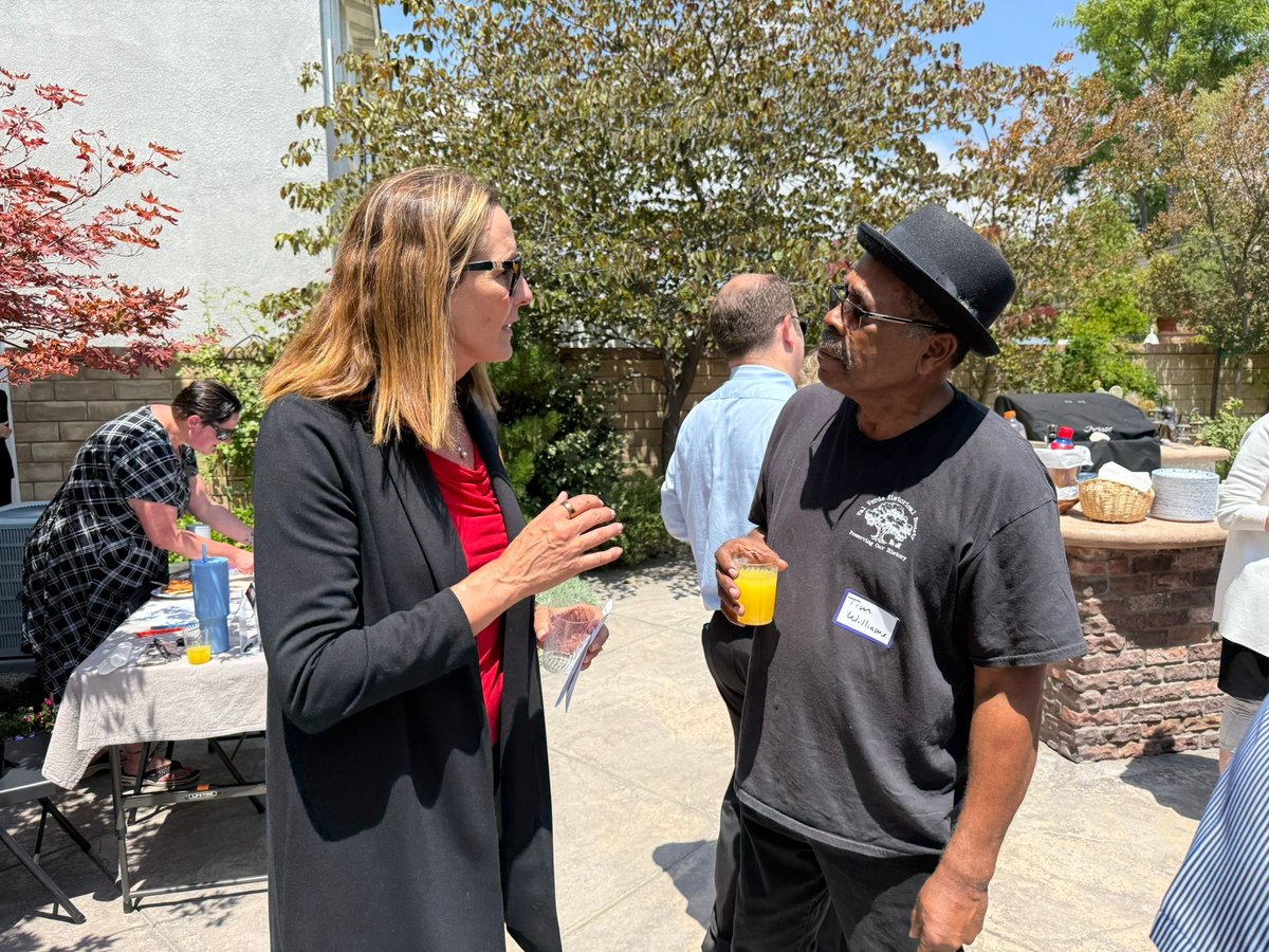 jacquiirwin's tweet photo. Great to attend the Santa Clarita Valley Democrats event and show my support for Kelvin Driscoll as he kicked off his campaign for Santa Clarita City Council! It was inspiring to connect with neighbors who care about building a stronger, more inclusive community. Let's GO! https://t.co/M6JwUb9zUC