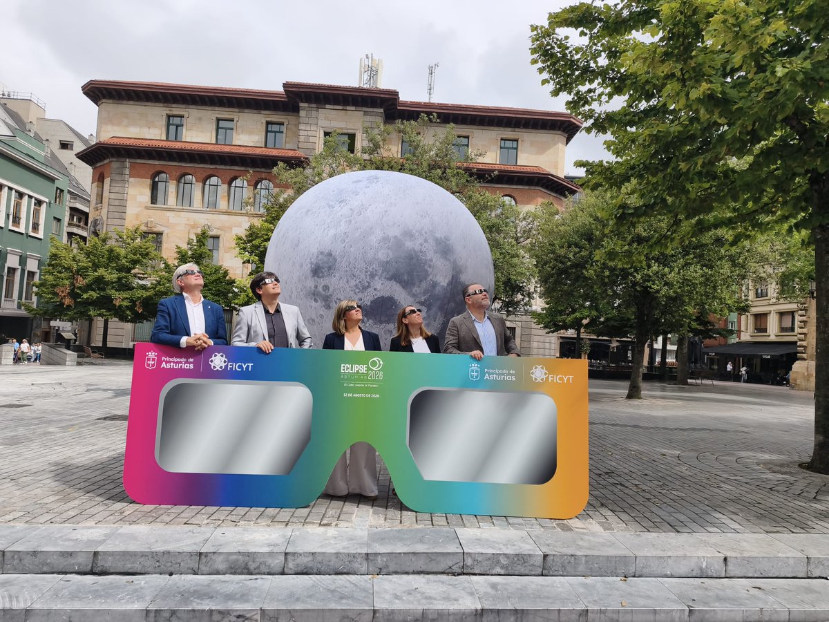 elbuscolu's tweet photo. #Asturias habilitará 78 puntos seguros para observar el eclipse solar total del 12 de agosto, uno en cada concejo https://t.co/3HbVEHGchZ https://t.co/lnDqPXf5AD