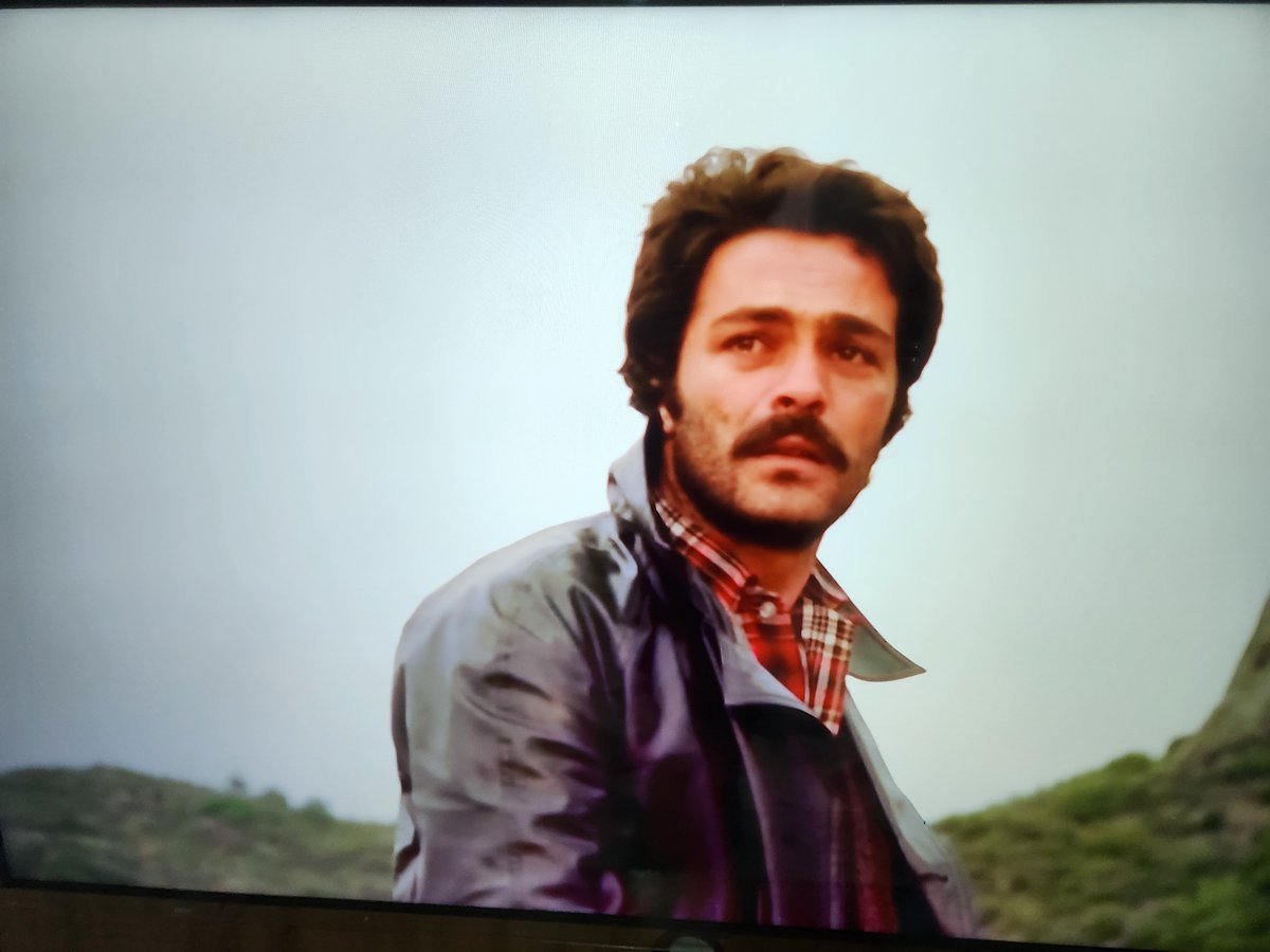 DclCeylan's tweet photo. Kadir İnanır anısına  Selvi Boylum Al Yazmalımı bir kez daha izledim.
Hoşçakal #Kadirinanır  (ilyas) https://t.co/BJRvRe2TnW