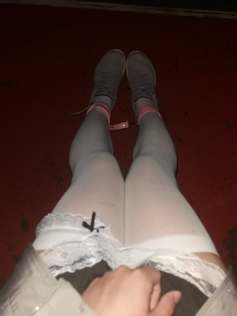 majority214329's tweet photo. 第一次尝试在楼道
#伪娘 #男娘 #露出 #调教 https://t.co/cWOBpHCd1d