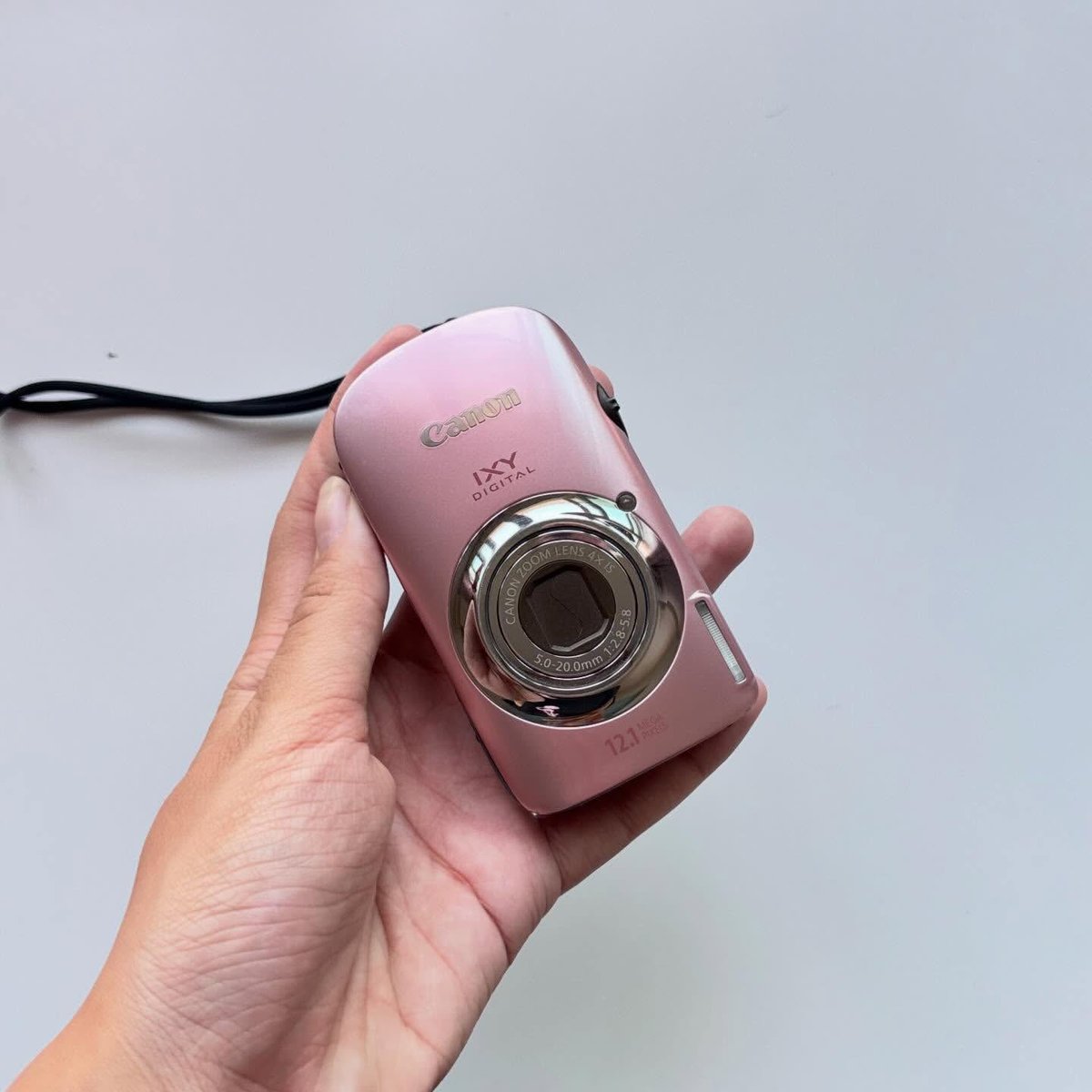 nichapacamera's tweet photo. Canon ixy510is🩶รุ่นK.พั้นรักแมว ฮิตมากๆโทนสวยสุดๆ มีรูปจากกล้อง
📍สามารถถ่ายภาพความละเอียดได้ที่ 12.1 เมกะพิกเซล
🍒ตำหนิ:รอยตามการใช้งานเล็กน้อย
🛍️แฟลช เปิด-ปิด ปกติ จอสวย

💸Price: 6590.-

• ของแถมน่ารักๆ🍀💖

#กล้องดิจิตอล #กล้องดิจิตอลมือสอง #กล้องดิจิตอลเก่า #canonixy510is https://t.co/D2HkcbupVR
