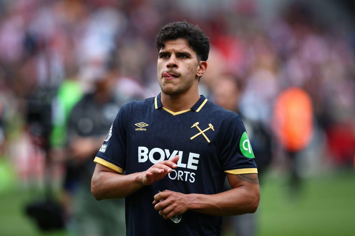 MUnitedFR's tweet photo. Des sources de United affirment avoir tout mis en œuvre pour recruter Mateus Fernandes, tout en refusant de payer un prix jugé exorbitant.

Le club souhaite également recruter des joueurs désireux de jouer pour Manchester United, alors que les intentions de Fernandes sont restées floues tout au long du processus. 

(@ChrisWheelerDM)