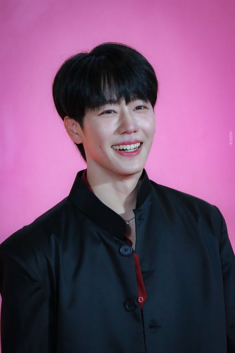 wjnueng06's tweet photo. Love your smile  🤍🤍

TOPS TH x TSUBAKI x WAR
#warwanarat : @warwanarat
#TSUBAKIxWarwanarat https://t.co/CbeyjodjE2