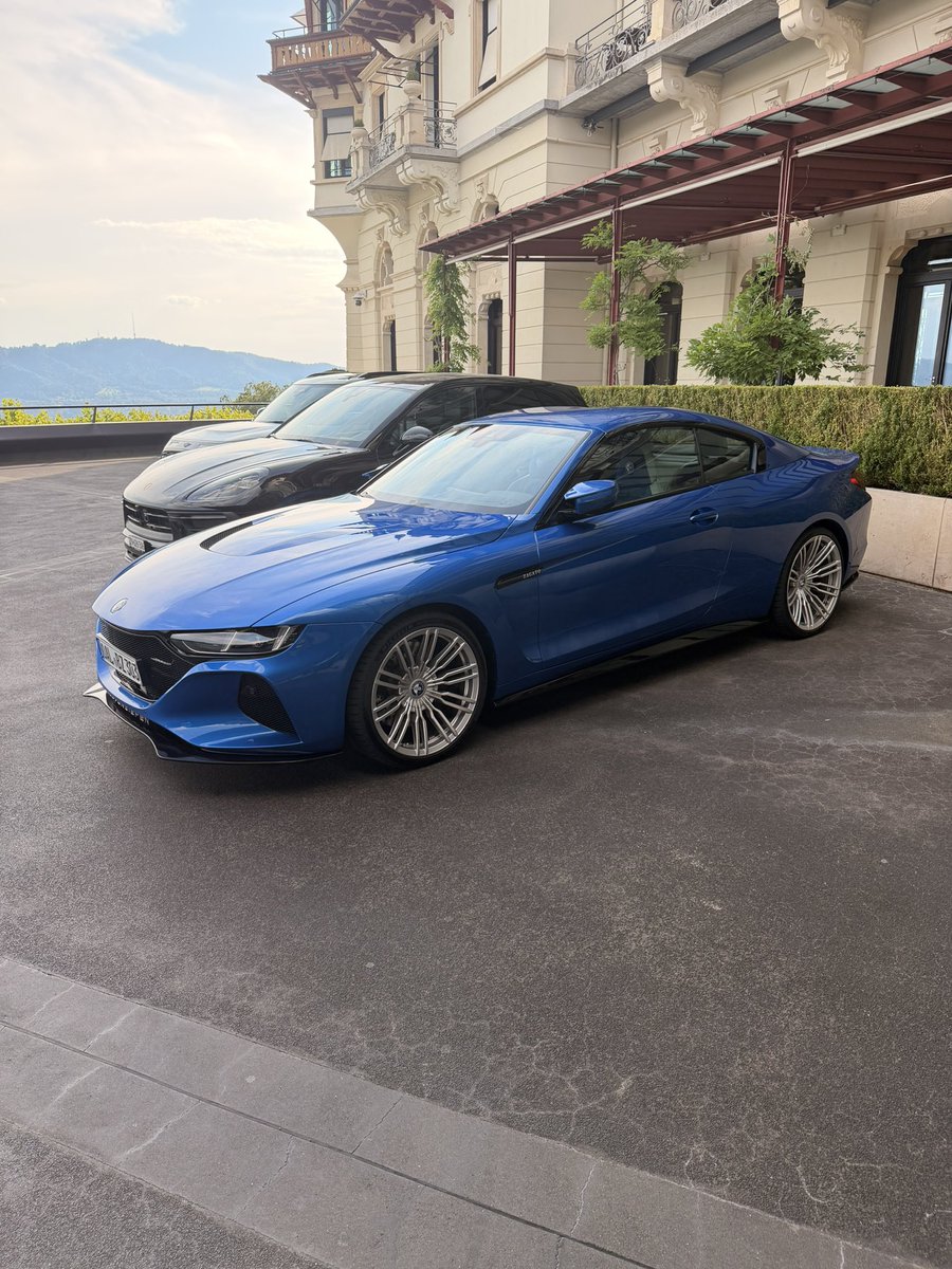 ListerLawrence's tweet photo. Very unusual BMW Zagato at my hotel. https://t.co/8lvwhNu5Ua