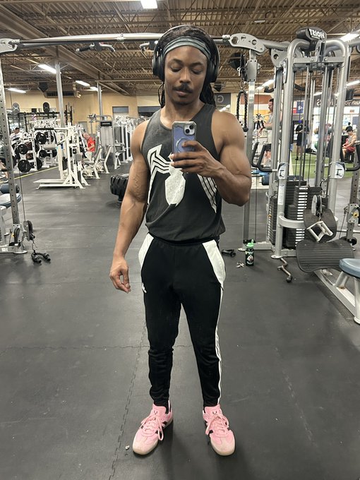 DemonDickJay😈 - Gym Tuesday 💪🏾🏋🏾‍♂️ consistently working 🏋🏾‍♂️ https://t.co/WIrObpCN4p