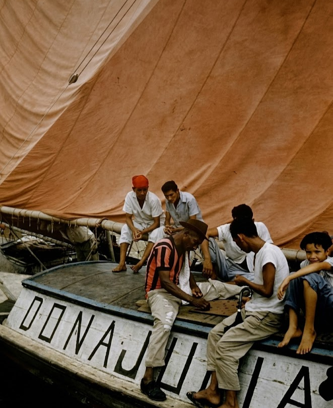 Atlantic_Sprt's tweet photo. Porto de Belém, por Dmitri Kessel (1957) | 🇧🇷 https://t.co/WjUt0Vsu9q