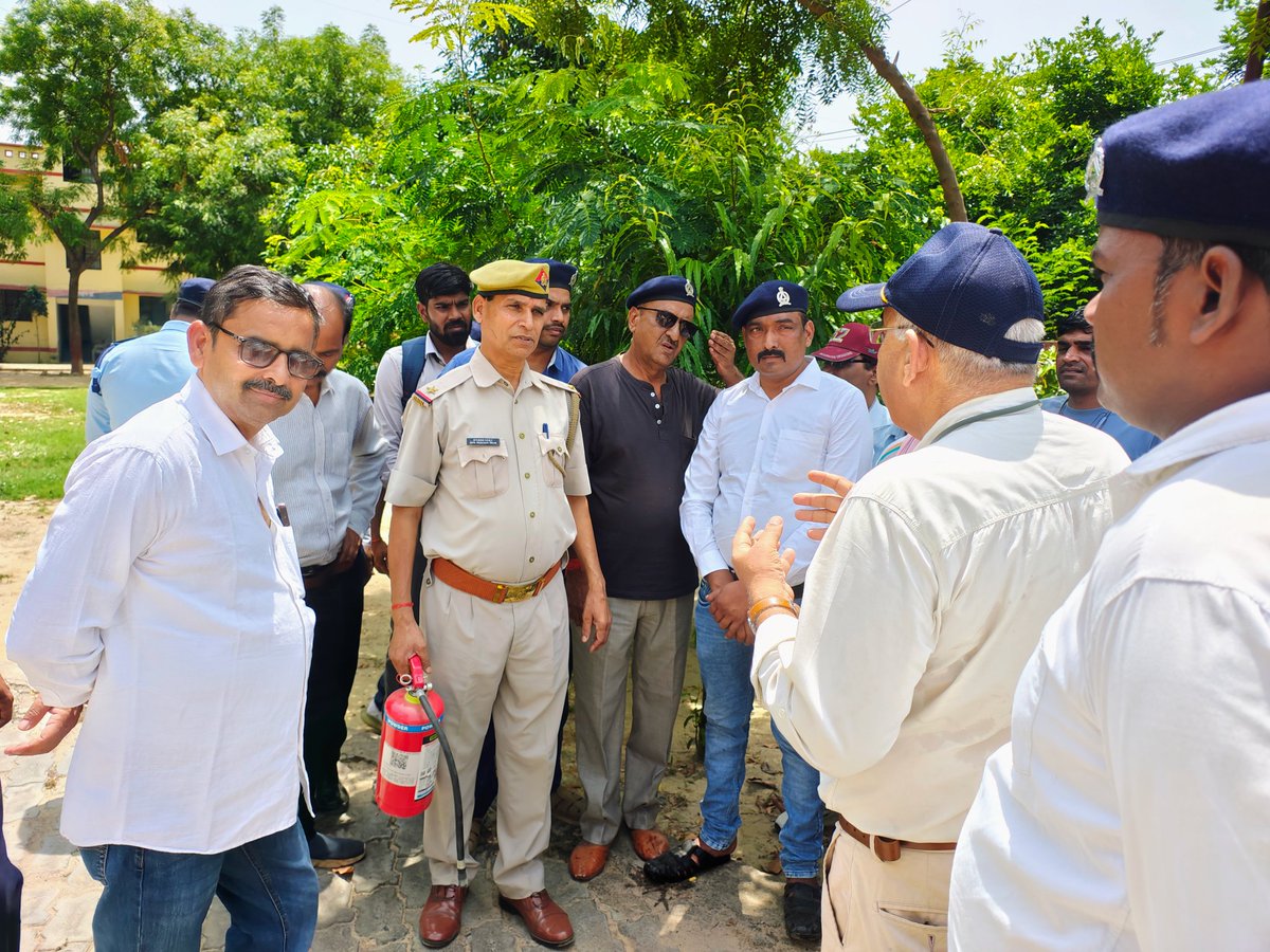 kannaujfire's tweet photo. Cfo कन्नौज महोदय के निर्देशन में फायर स्टेशन सदर कन्नौज पर सिविल डिफेन्स कर्मियों को अग्नि से बचाव व रोकथाम के सम्बन्ध में प्रशिक्षण दिया गया।
@fireserviceup https://t.co/UrGycUSJhd