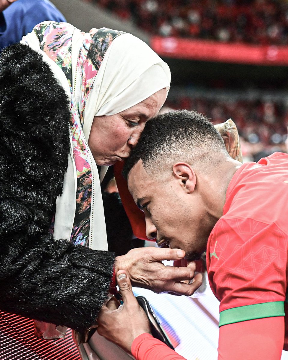 ESPNFC's tweet photo. The love between a mother and a son ❤️

Morocco are one big family 🇲🇦 https://t.co/CplTXId6mX