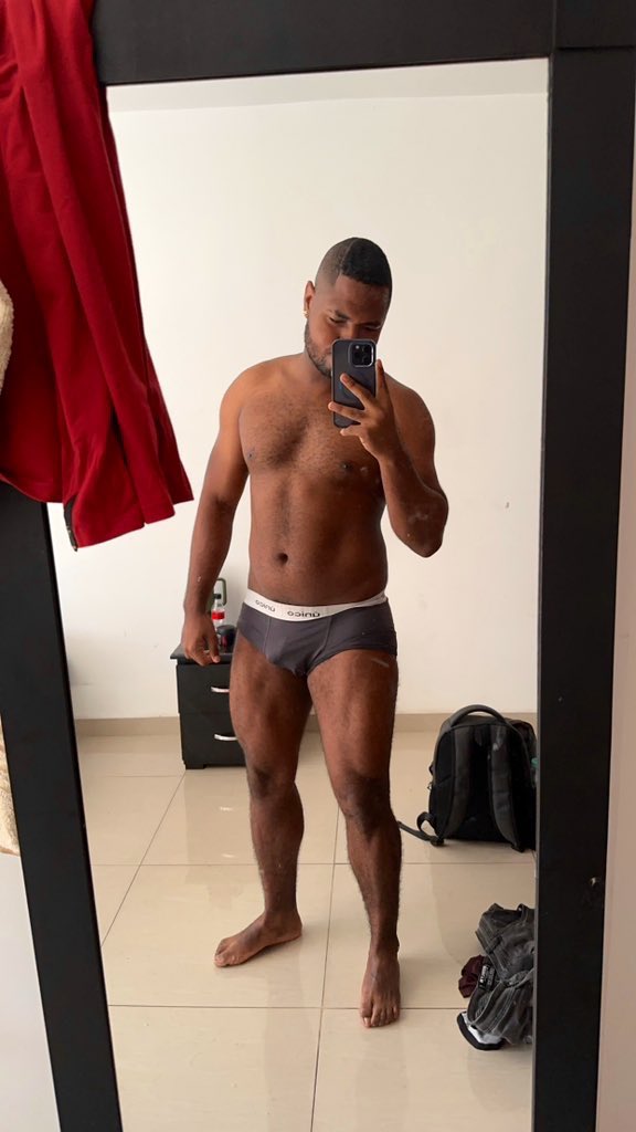 angelc6698's tweet photo. Déficit o volumen cual de las dos🔥😈 https://t.co/pTOXH5rvaX