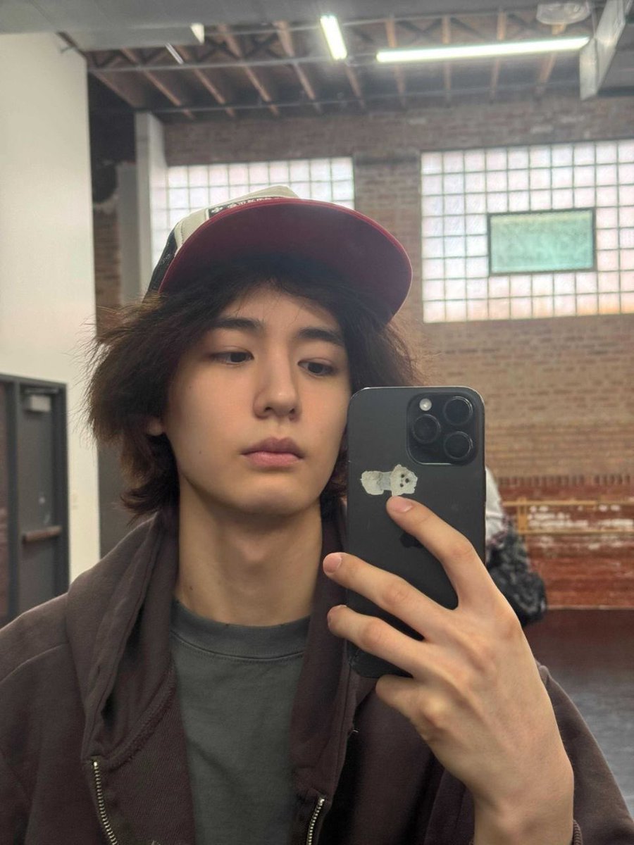 ihanibunni's tweet photo. barefaced for the summer 🐻🪽
#ODSD #ONEDOORSelcaDay #LEEHAN #BOYNEXTDOOR @BOYNEXTDOOR_KOZ https://t.co/08voZpaMly