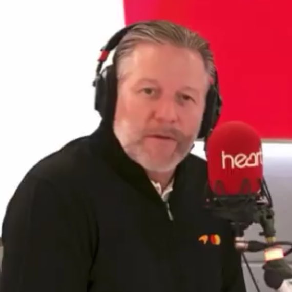 voltarapida_f1's tweet photo. Entrevistadora: “Lewis Hamilton foi roubado em 2021? (Na briga pelo título)”

Zak Brown: “Lewis devia ter sido campeão mundial em 2021!” 😳 https://t.co/eD3Nih0DVv