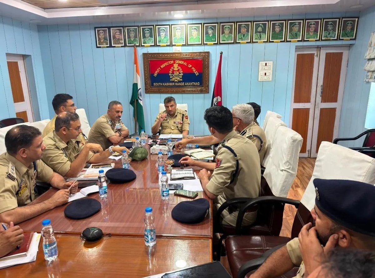RisingKashmir's tweet photo. IGP Traffic JandK Chairs High-Level Meeting to Ensure Safe, Seamless Amarnath Yatra

https://t.co/KwpWNzhTA2

@igtraffic_jk @SSPTFCSGR https://t.co/W73Nupvcm2