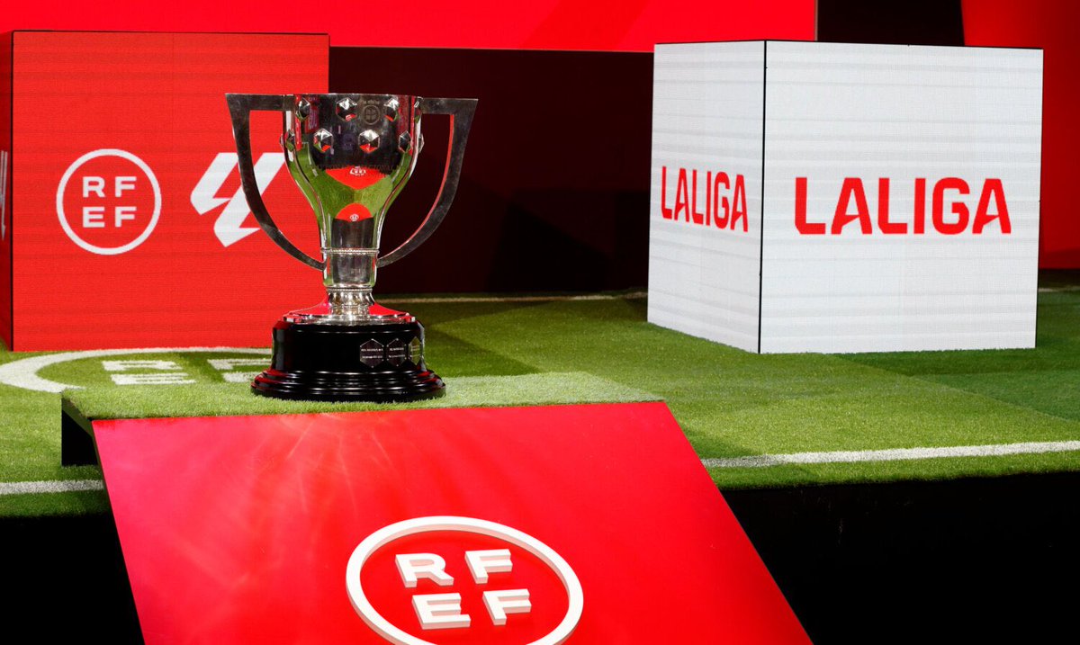DiiegoCobo's tweet photo. Hoy conoceremos el supuesto “sorteo”del calendario de LaLiga.

Habrá que fingir sorpresa cuando el Athletic se enfrente al FC Barcelona en una de las tres primeras jornadas y cierre la temporada en el Bernabéu.

Es una filfa absoluta. https://t.co/39gvx6Cx0K