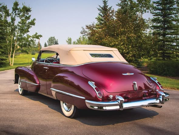 Victoria86lz1's tweet photo. 1947 Cadillac Series 62 Convertible Coupe . https://t.co/eZ9kCCm9Lj