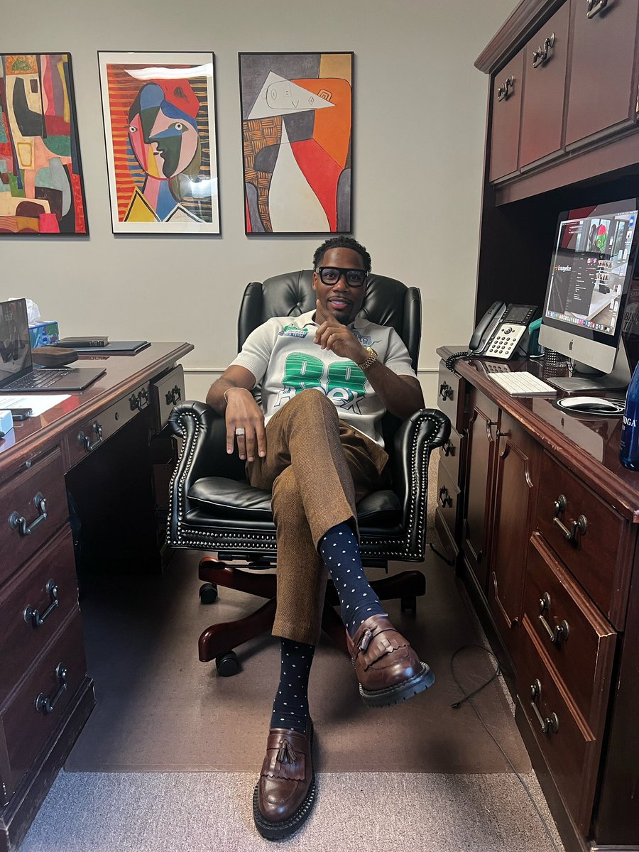 Pastor__West's tweet photo. i am a lover with or without a lover. because love is who i am not who i’m with. I move through my days with grace. https://t.co/gVdmvyN4SC