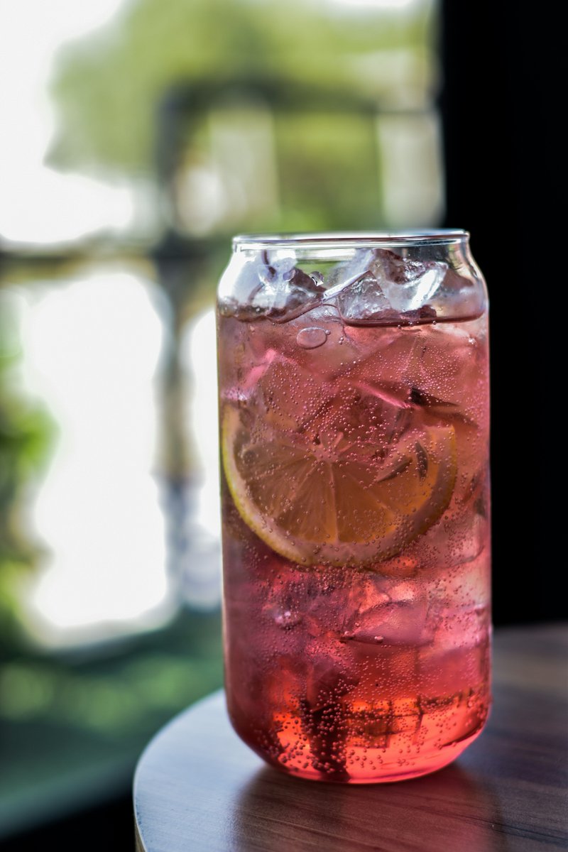 NebraskaWeight's tweet photo. What's the Buzz About Prebiotic Soda? Prebiotic soda is a fizzy drink that contains prebiotic fiber. This fiber helps feed the good bacteria in your gut and supports digestive health.  Many prebiotic sodas also have less sugar than regular soda too! https://t.co/I7eng0ou0K
