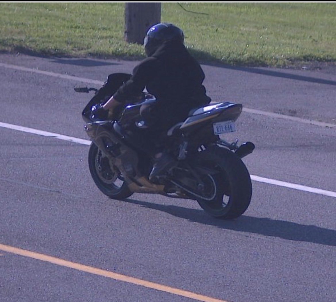 IrondequoitPD's tweet photo. 🫡Thank you for for all your tips. The driver and bike have been identified. We love motorcycles but we cannot have reckless drivers endanger our residents. We appreciate your support every day! 🫡 https://t.co/FRWU86wiLb