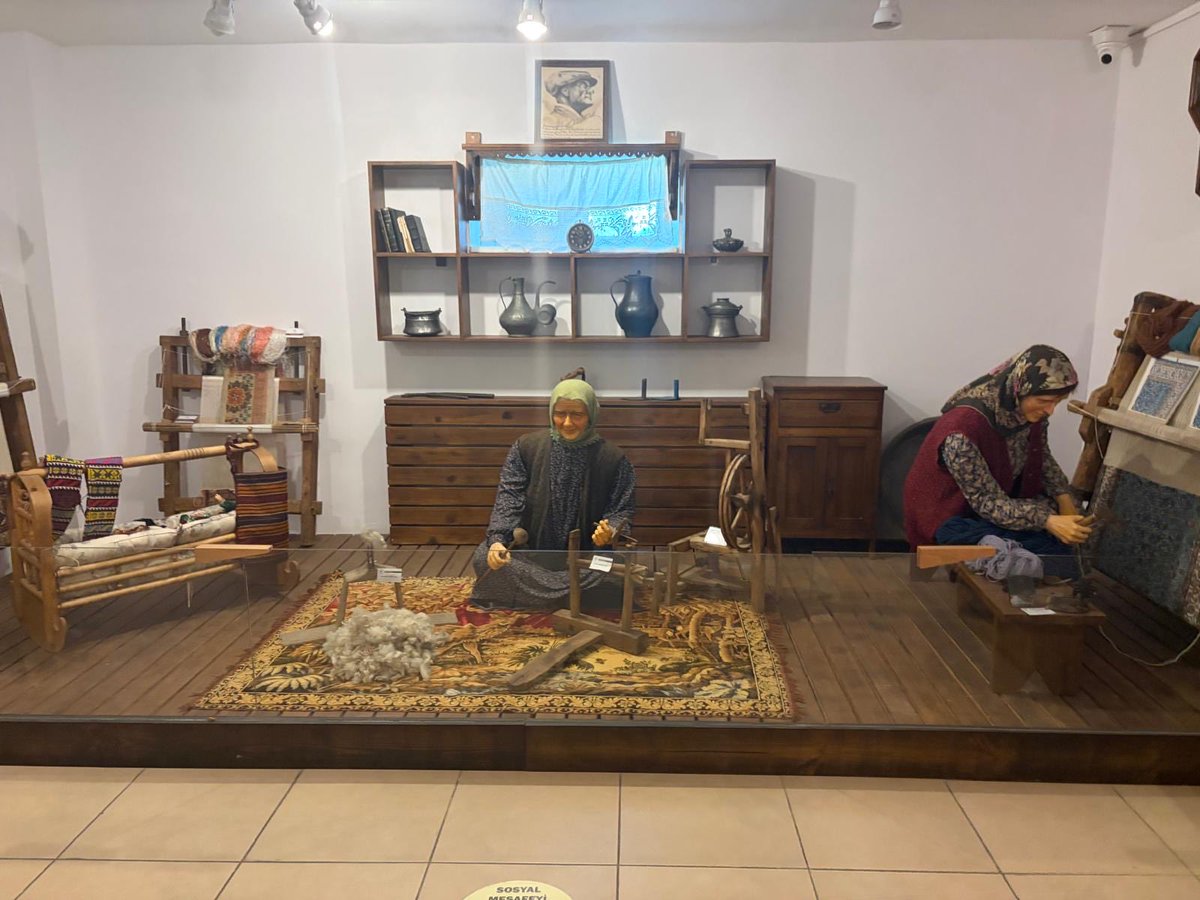 SerdarCam_tr's tweet photo. 📍Yalova

Şehrimizin tarihi ve kültürel mirasını simgeleyen #Yalova Kent Müzesi’ni ziyaret ettik.

@yalovaiktm https://t.co/VeQuxu2BEt