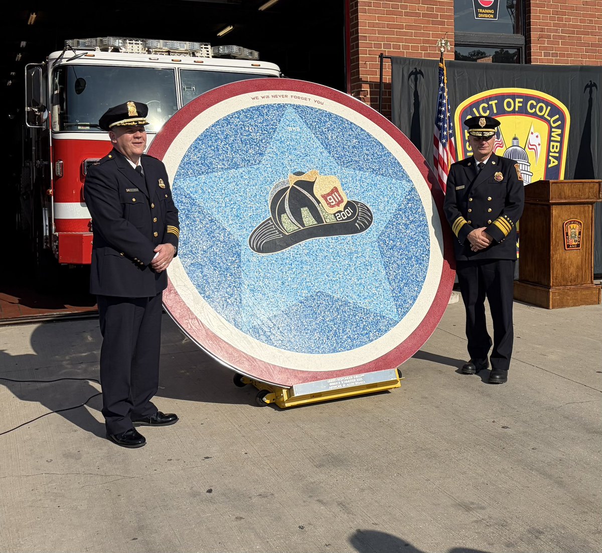 dcfireemsfound's tweet photo. Inspiring to partner with @DCPoliceFdtn @DCPoliceDept @dcfireems &amp; @BruceSchmutter to commemorate 25th anniversary of 9/11, sacrifices made by 1st responders, &amp; to unveil the Universal Shield with DC fire &amp; police recrruits this am. TY @Commanders for sponsoring breakfast! https://t.co/1EvKpY6zZi