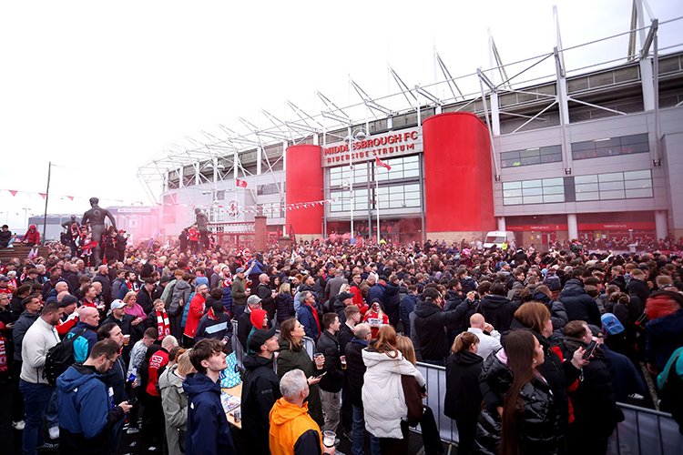 kumbdotcom's tweet photo. @WestHam United are hoping to exceed 40,000 season ticket holders for next season, the club's first in the Championship since 2012. 

To put that into some kind of perspective, the next largest ground in the division is Middlesbrough's Riverside Stadium, which has a capacity of just under 34,742.

https://t.co/s5JzeZhAw9