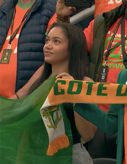 TouchlineX's tweet photo. 📸 - An Ivory Coast fan during the game! 🇨🇮💫 https://t.co/LjuSVBxZWQ