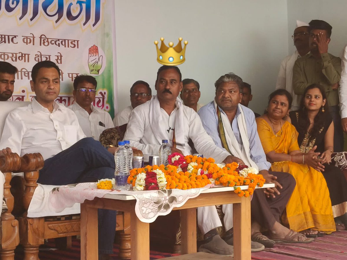 Nehapaliwal501's tweet photo. हमारी विधानसभा सौसर से जिला पंचायत के पूर्व सदस्य विलास जोगी भैया को जन्मदिन की बहुत बहुत शुभकामनाएं 🎂 और ढेर सारी बधाईयां 🎁 https://t.co/4EQ3pdudnz