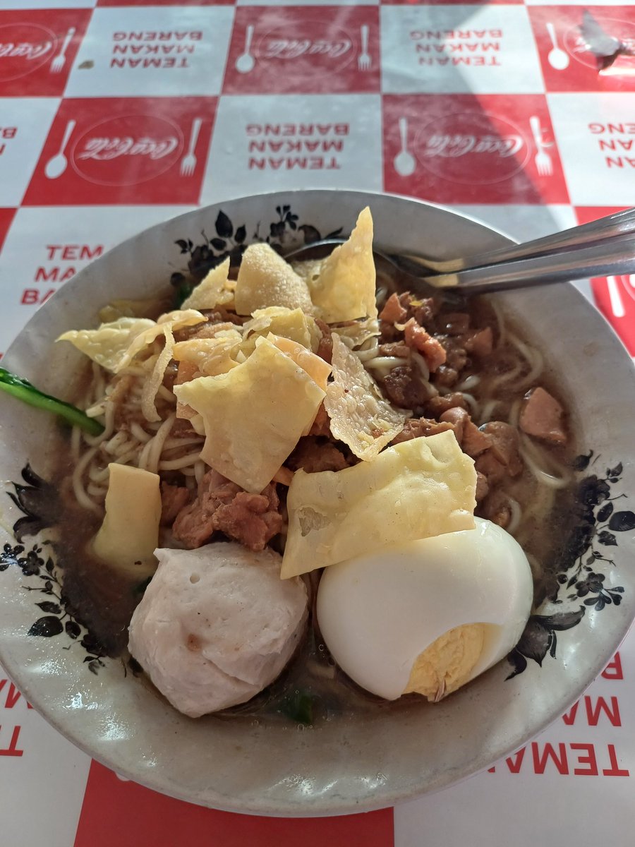 xgladyz's tweet photo. Mie ayam Pujas enak bet dah.. 🤤🤤
Bikin kenyang &amp; murah pula https://t.co/5POh0muV7M