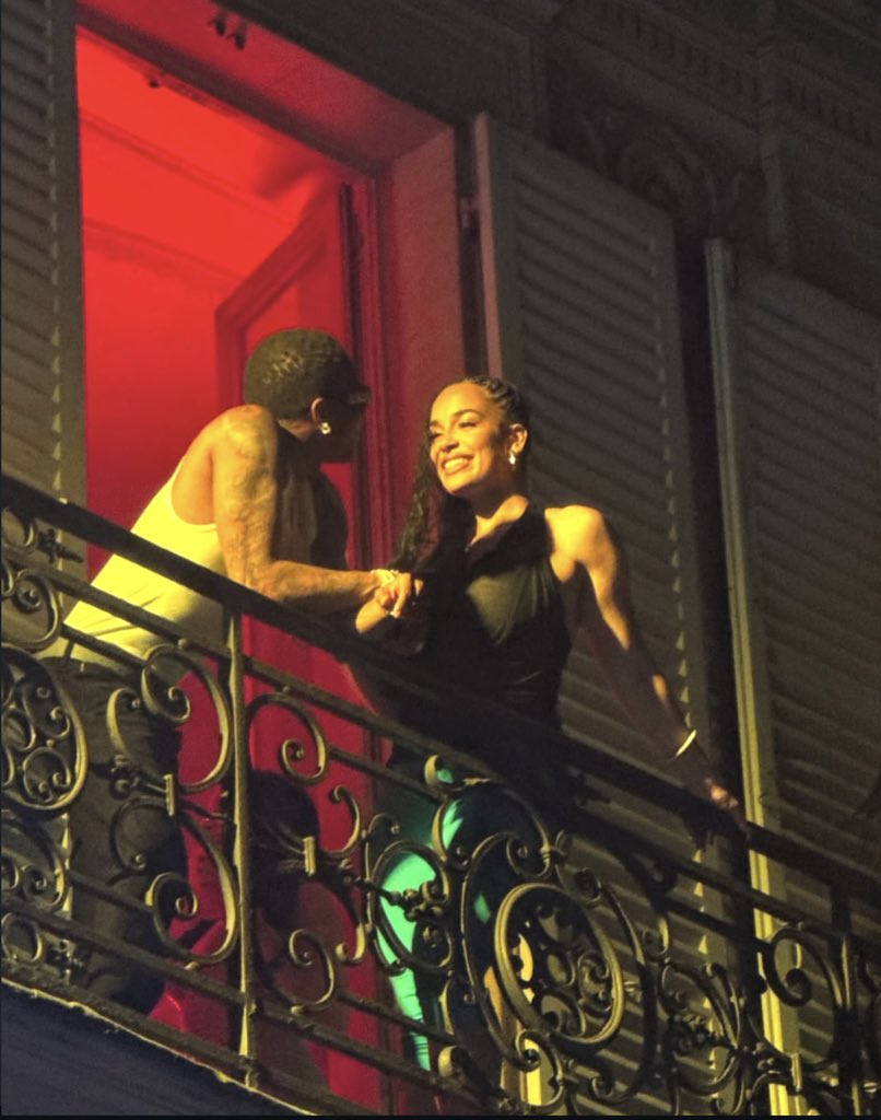 realestos's tweet photo. wikzid x jorja smith ?? 😳 https://t.co/89x7P5NnbH