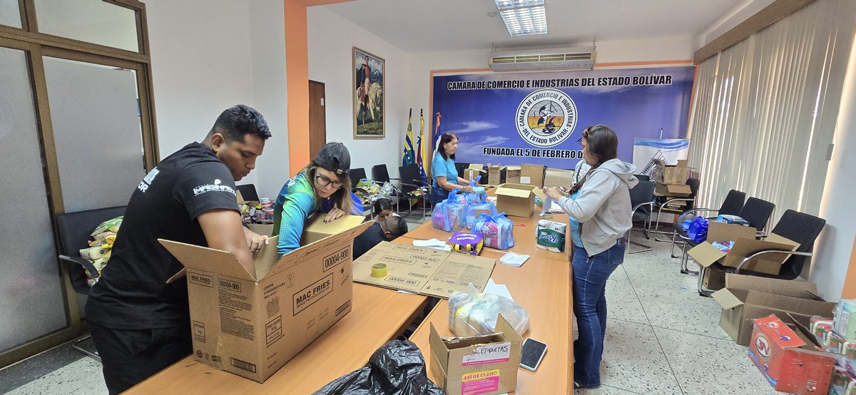 Jyanezpro's tweet photo. Seguimos desde la Camara de Comercio en trabajos de Embalaje, Selección de Insumos, organzacción de Cajas y Combos. Para ello necesitamos apoyos en: 

• CAJAS VACÍAS 
• TIRROS PARA EMBALAR
• BOLSAS MINERAS 

Mayor Información al Dm. 

UNIDOS POR VENEZUELA 🇻🇪 https://t.co/u2Hhy1x4yM