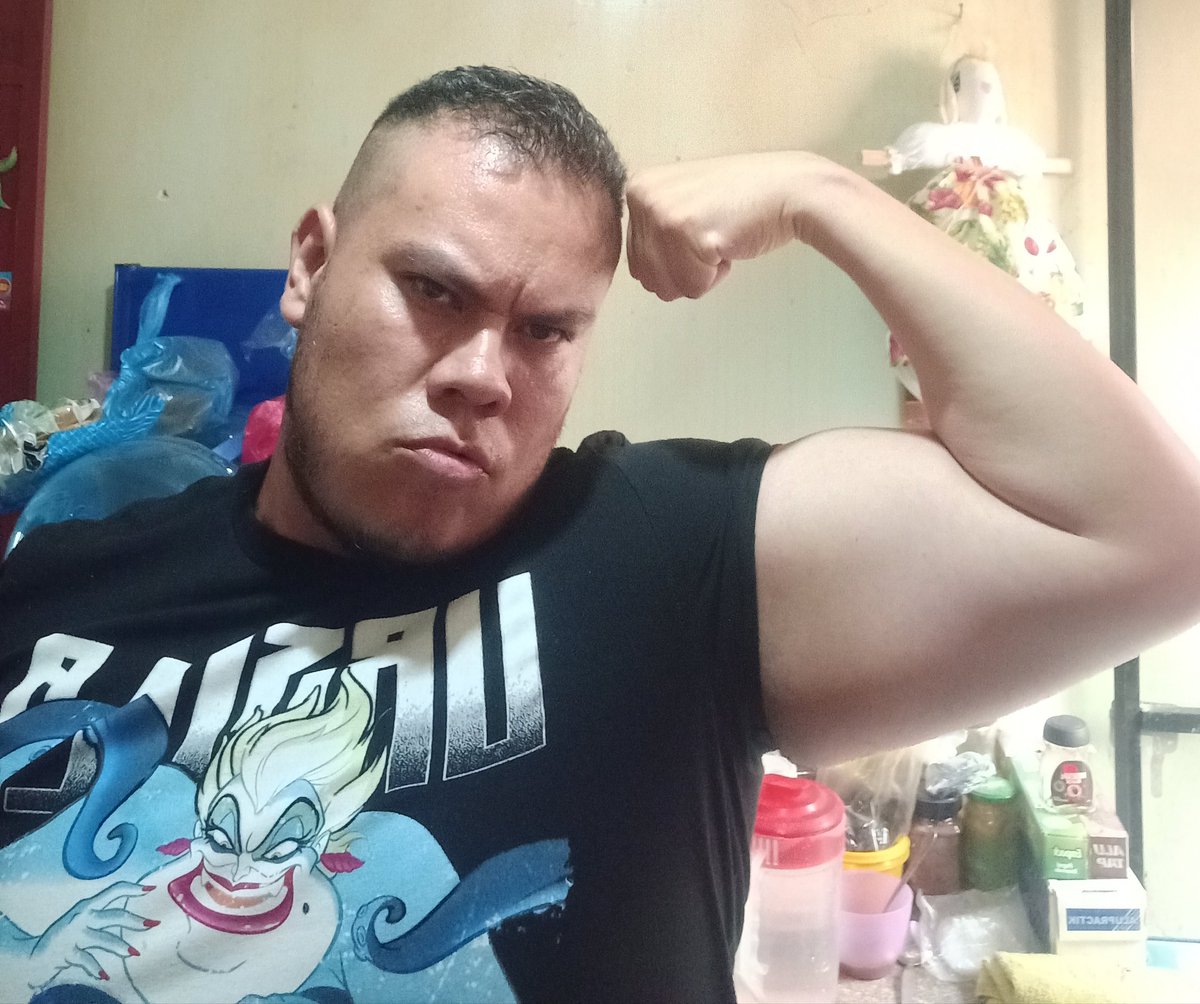 DanielMarquezWD's tweet photo. Arm day Úrsula
#biceps #bigbiceps #brazotes #bigarms #musclearms #musclegay #osogay #gaybear https://t.co/Jiyaxf4adZ