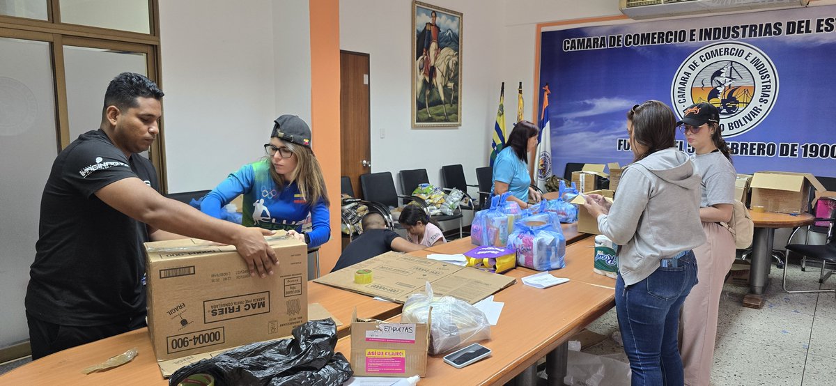 Jyanezpro's tweet photo. Seguimos desde la Camara de Comercio en trabajos de Embalaje, Selección de Insumos, organzacción de Cajas y Combos. Para ello necesitamos apoyos en: 

• CAJAS VACÍAS 
• TIRROS PARA EMBALAR
• BOLSAS MINERAS 

Mayor Información al Dm. 

UNIDOS POR VENEZUELA 🇻🇪 https://t.co/u2Hhy1x4yM