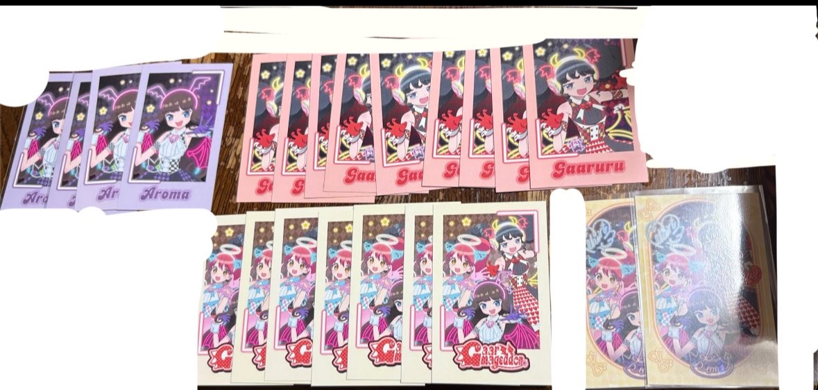 miumiu092017's tweet photo. プリパラ　交換　ガァルマゲドン単独　ガァルマゲ単独　ライブ　缶バッジ　プリパシャ
譲　あろま　ノーマル21 ホロ12
ガァルル　ノーマル16ホロ12
プリパシャ集合ホロ2 ノーマル7
ガァルル9あろま4
求　みかん（同種＞異種）条件4枚目
都内千葉手渡し、郵送　プリマジ単独 https://t.co/7dyTRUCMht