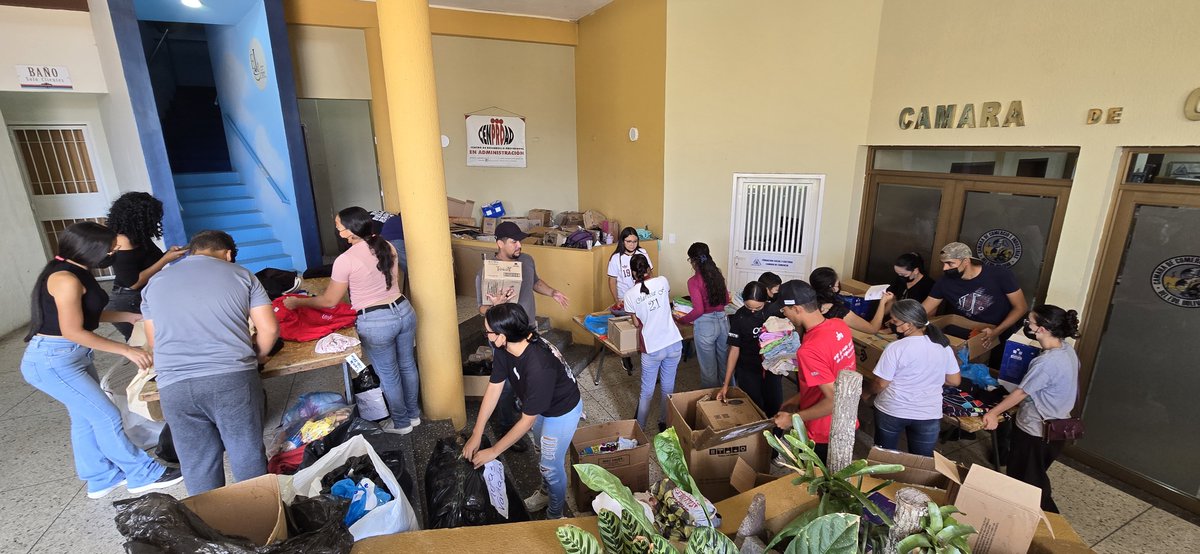 Jyanezpro's tweet photo. Seguimos desde la Camara de Comercio en trabajos de Embalaje, Selección de Insumos, organzacción de Cajas y Combos. Para ello necesitamos apoyos en: 

• CAJAS VACÍAS 
• TIRROS PARA EMBALAR
• BOLSAS MINERAS 

Mayor Información al Dm. 

UNIDOS POR VENEZUELA 🇻🇪 https://t.co/u2Hhy1x4yM