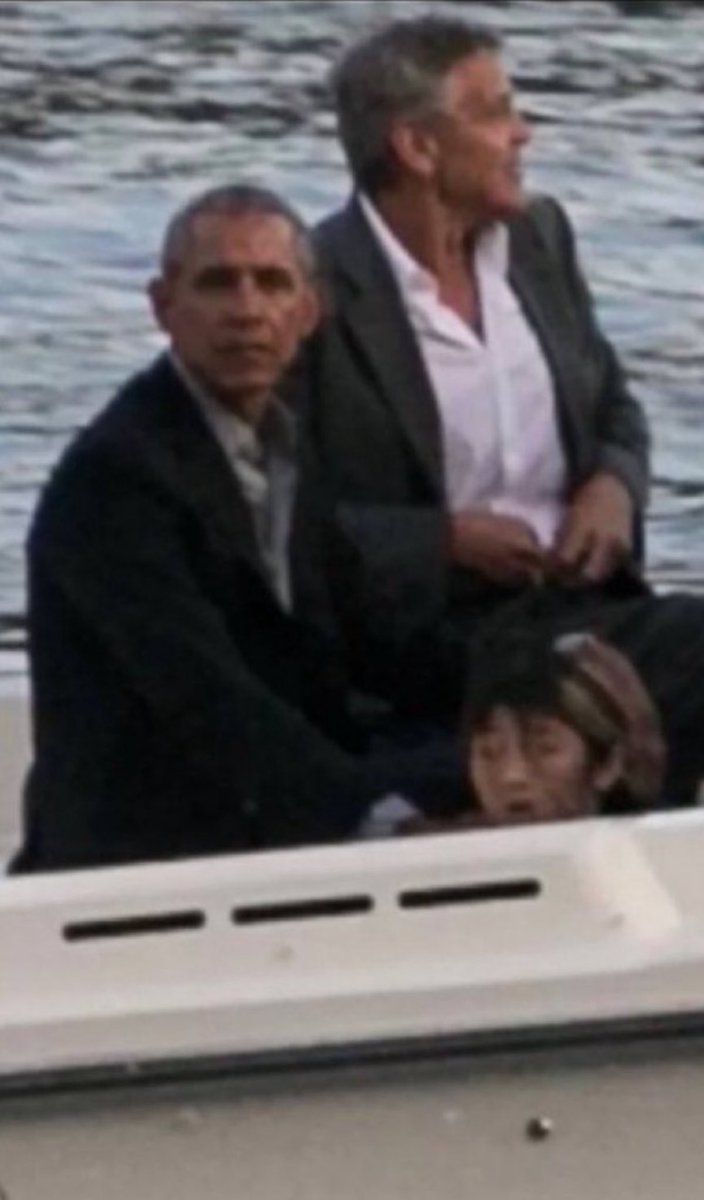 ReiS_TuRCo's tweet photo. Hey @grok,

Jeffrey Epstein'ın adası'na en çok giden ABD başkanının fotoğrafını Bırak 
Diğerlerini kaldır.

#EpsteinFiles 🇺🇸👇 https://t.co/tklxYmGoyt