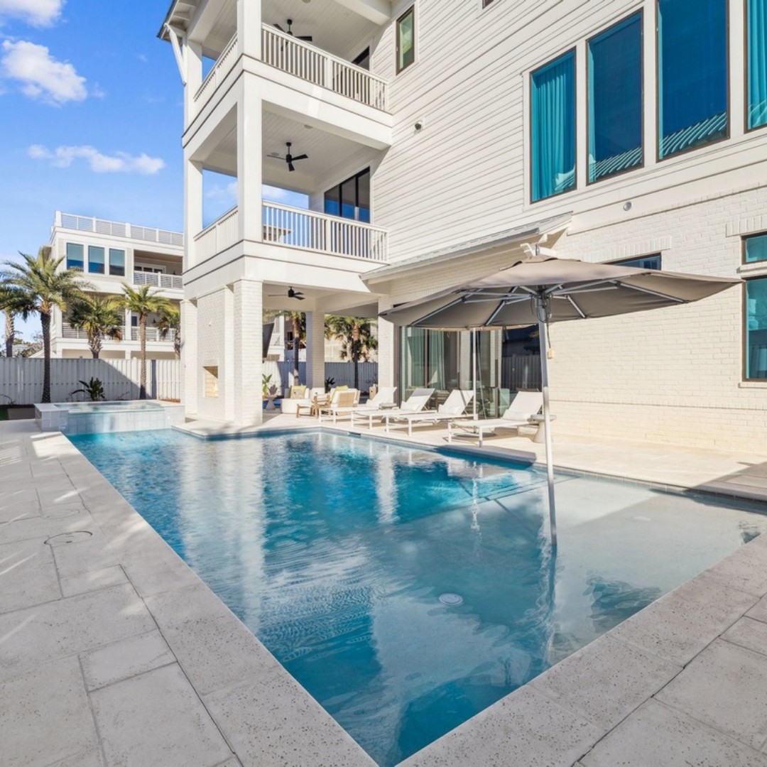 360Blue's tweet photo. This is Summer elevated!✨ Discover “Pickleton Place” in Inlet Beach, a 7-bedroom coastal retreat that sleeps 22 guests and includes:

🏖️ Gulf views from the rooftop deck
🌴 An outdoor entertainment area with a private pool
🎾 Pickleball/tennis court

 https://t.co/6cneq5iL2C https://t.co/Qhg4tUkD5U