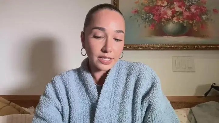 Karleegreyllzh's tweet photo. What’s on your mind☺️🥰 https://t.co/c4M3EOFGeL