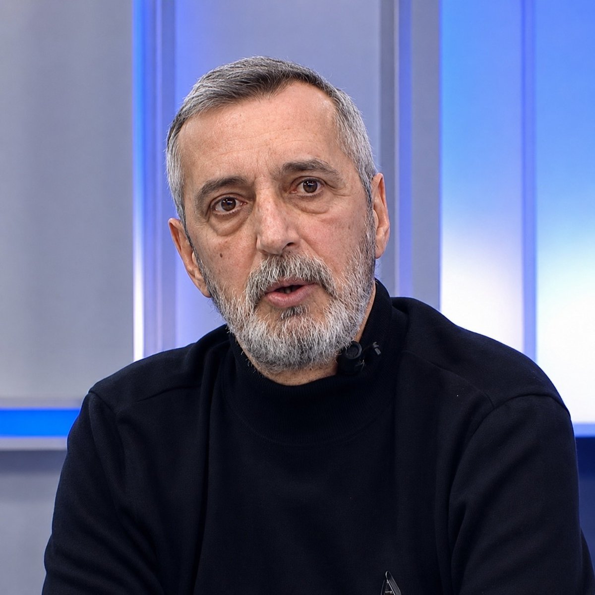 Abdulkerim Durmaz'dan Gençlere Şaşırtan Futbol Tavsiyesi: 'Eğitimle Uğraşmayın, Futbolcu Olun'