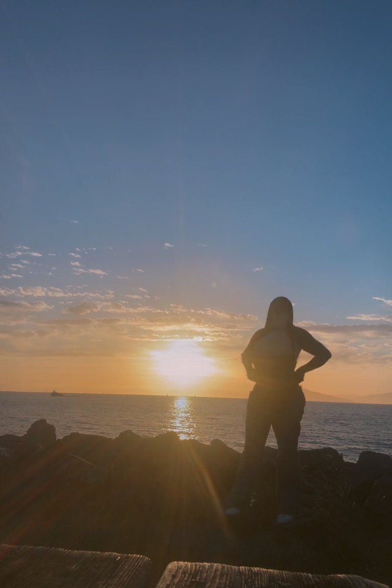 Miss_KaleaRose's tweet photo. Life has no rewind... so enjoy every moment 🌸 https://t.co/jX5PSxXsdW